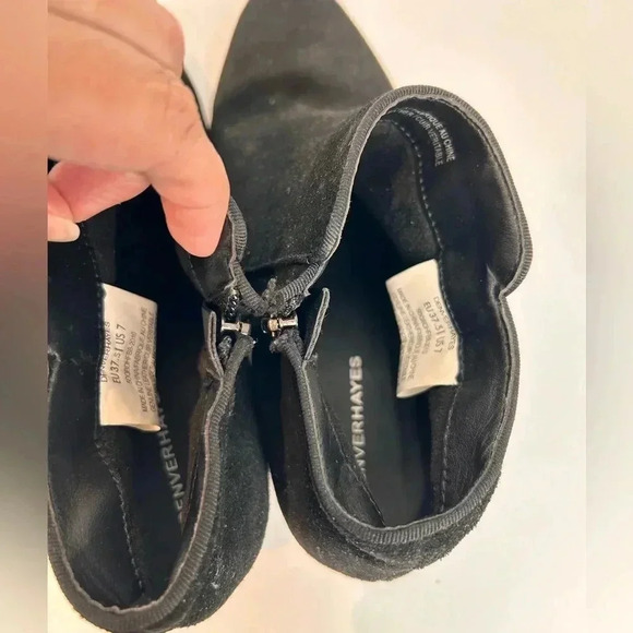 Denver Hayes Suede Booties, low ankle, Size 7.  NEW - Picture 6 of 10